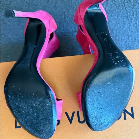 Louis Vuitton Hot Pink Suede Heels authentic - Picture 4 of 7